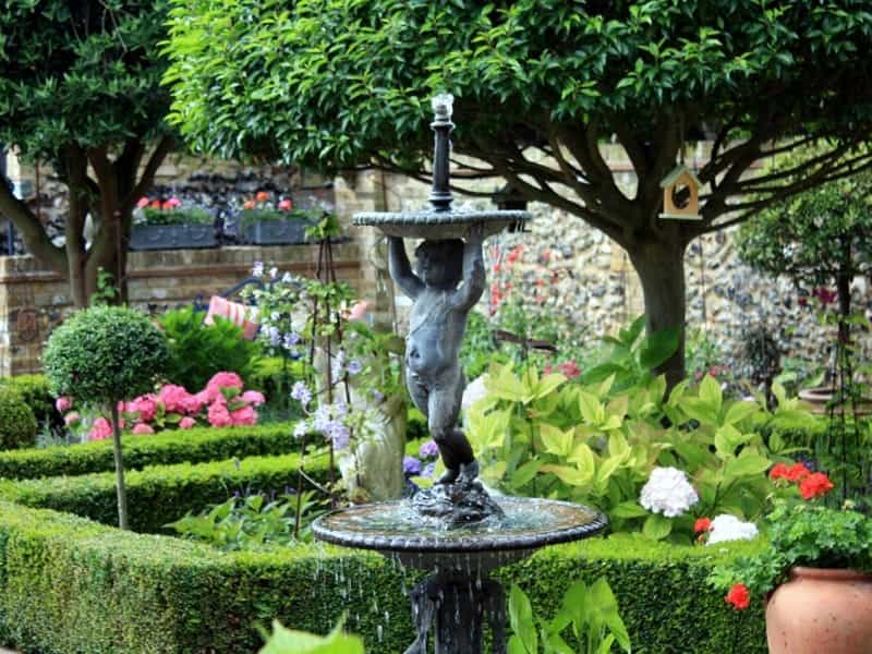 10 Ideas For a Mediterranean Inspired Garden - Melanie Jade Design