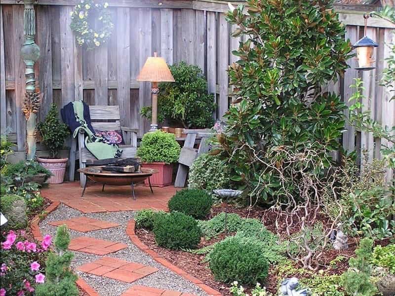 16 Low Budget DIY Garden Borderline - Matchness.com - Small backyard  landscaping, Front yard landscaping, Backyard garden