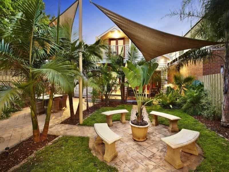 30 Amazing and Beautiful Tropical Garden Ideas - GARDENIDEAZ.COM