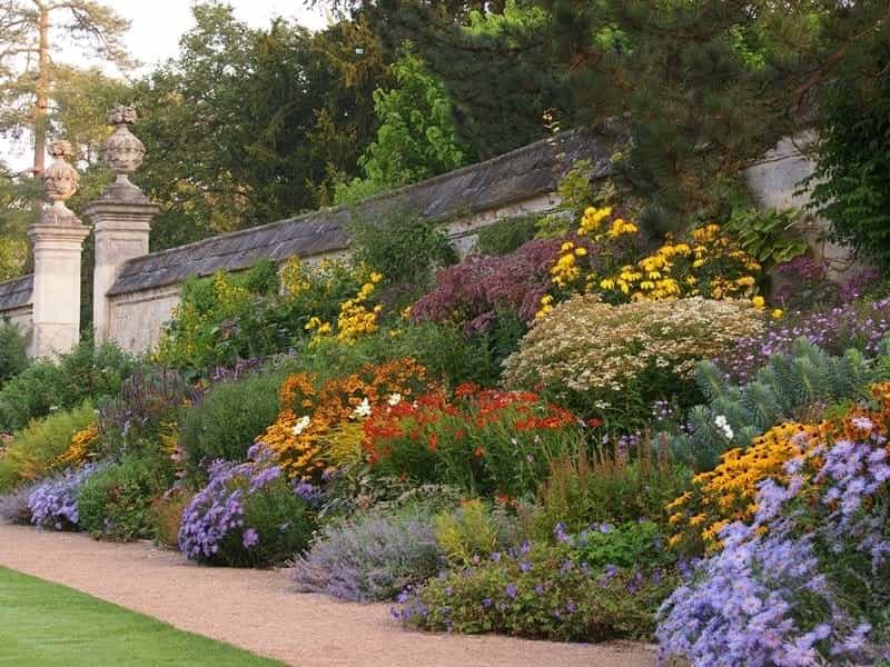 Garden Border Design Ideas UK - YouTube
