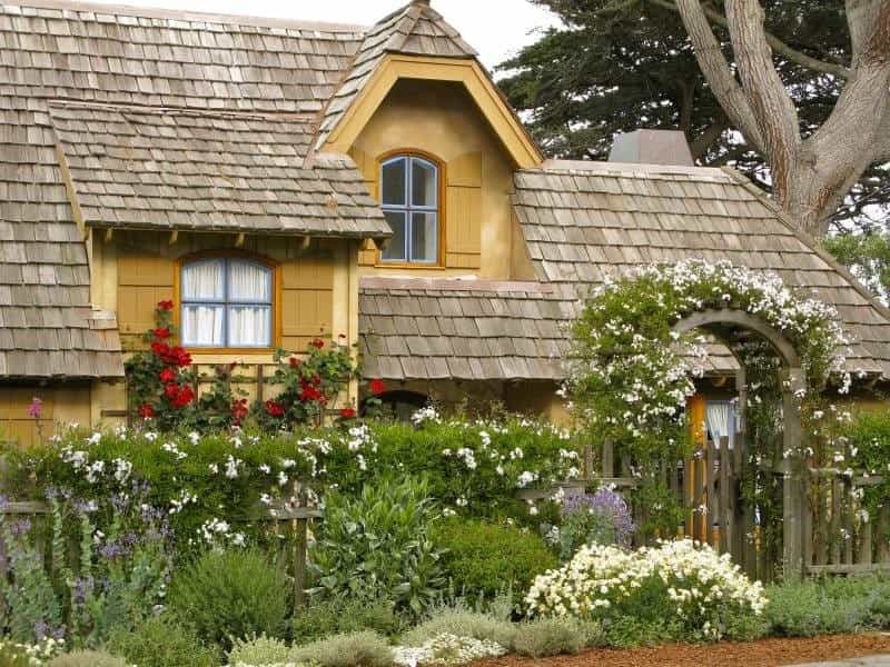 How to Design an Old-Fashioned Cottage Garden - Gardener's Path