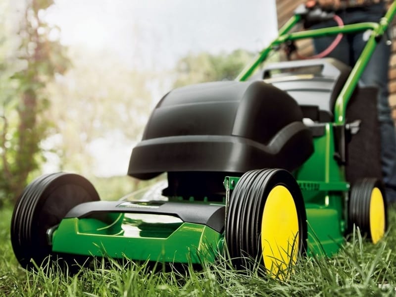 Lawn-Boy 21-inch Gas Push Lawn Mower with High Wheels - The Home Depot  Canada
