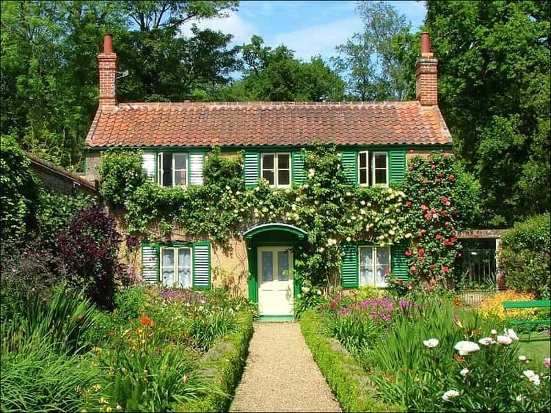 Modern Cottage Garden, The: A Fresh Approach to a Classic Style:  Amazon.co.uk: Greg Loades: 9781604699081: Books