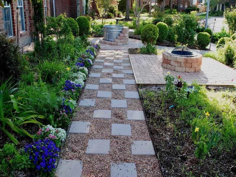 Pebble, coloured gravel garden, Sandringham Flower Show floor ground  pattern garden design designs pebbles contrast contrasting Stock Photo -  Alamy