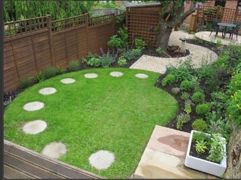 Square garden design ideas-Earth Designs' creation for family exterior